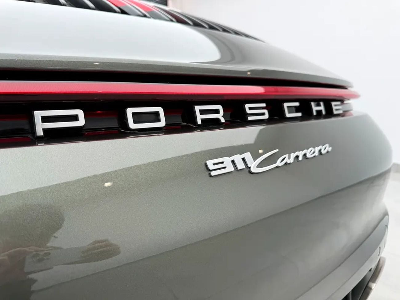 بورش كاريرا جي تي 911 Carrera Cabriolet - GCC Specs - Pristine Condition