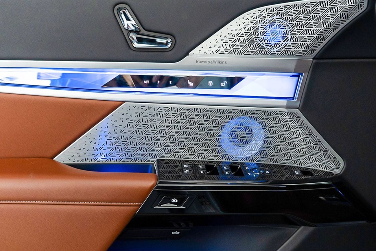 بي أم دبليو 740i