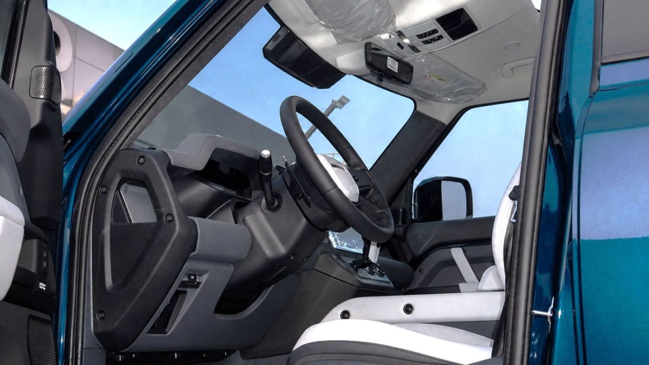 Land Rover Defender 110 OCTA  P635 | Sargasso Blue | Light Cloud/Lunar | 635 HP