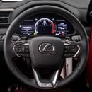 لكزس LX 700h F SPORT سيارة F-Sport موديل 2026 باللونين الأسود والأحمر (بدون نظام ركن آلي)