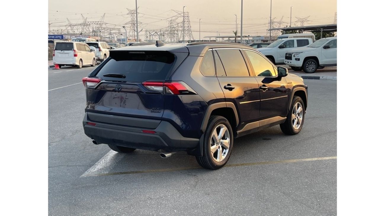 Toyota RAV4 2021 TOYOTA RAV4 XLE PREMIUM HYBRID 4x4 FULL OPTIONS IMPORTED FROM USA