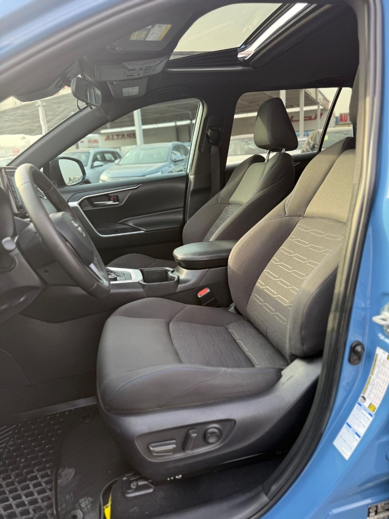 تويوتا راف ٤ Hybrid XSE Premium Black edition