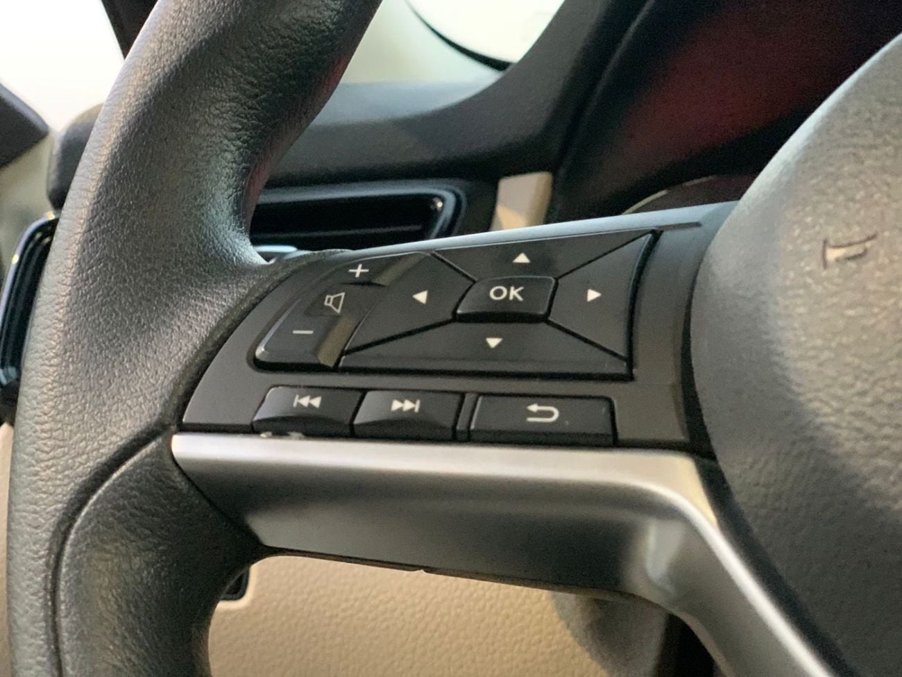 Nissan XTrail S 2.5L (169 HP) FWD (5 Seater)