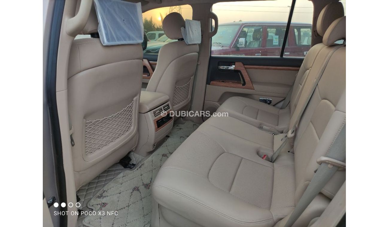 تويوتا لاند كروزر V6 Golden Full option Modified 2021