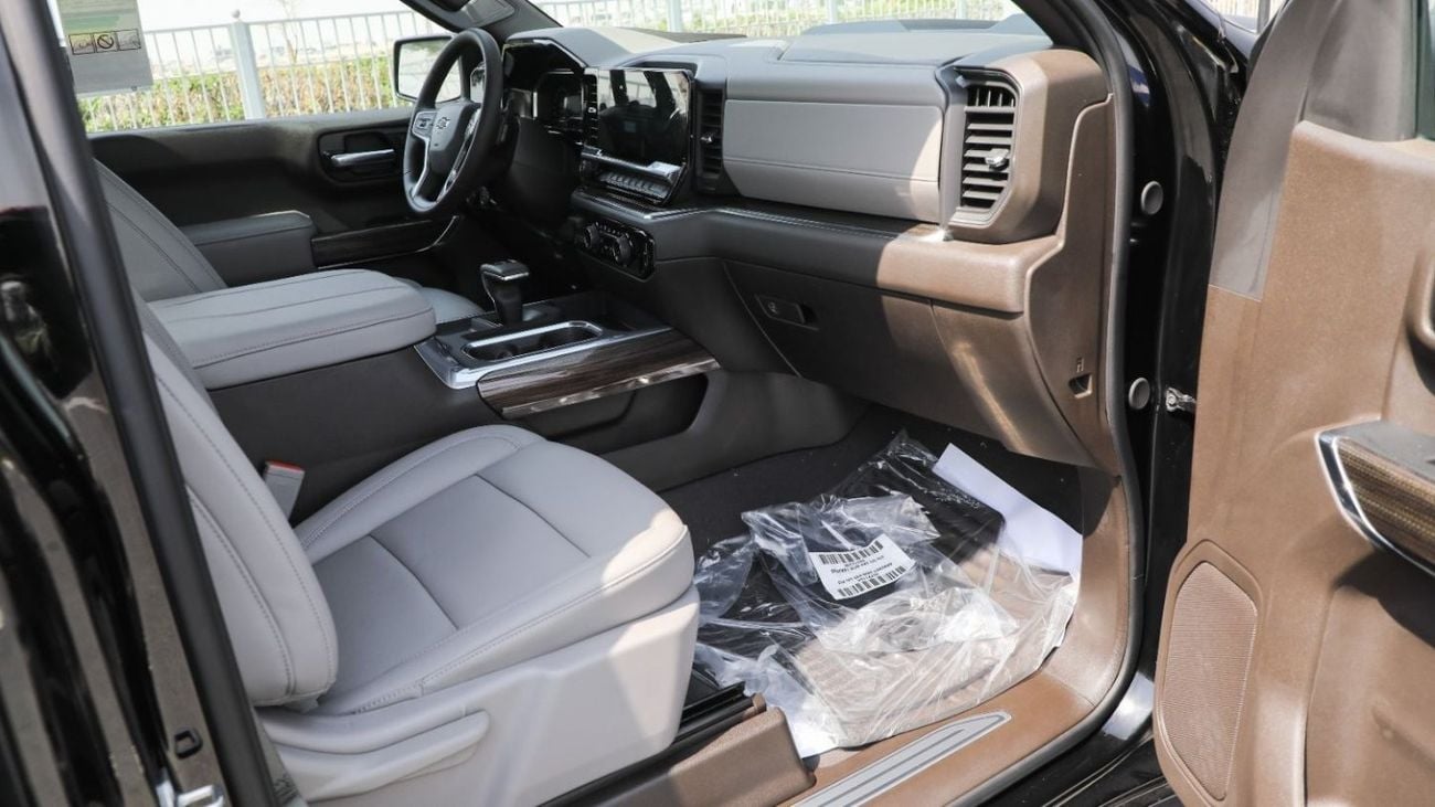 Chevrolet Silverado 1500 RegularCab Trailboss GCC / 3 Years Warranty / For Local Registration +5%