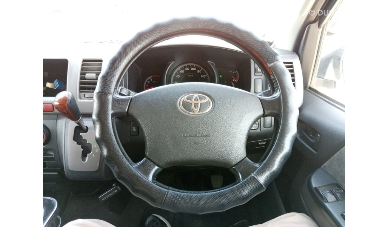 تويوتا هاياس TOYOTA HIACE RIGHT HAND DRIVE (PM933)