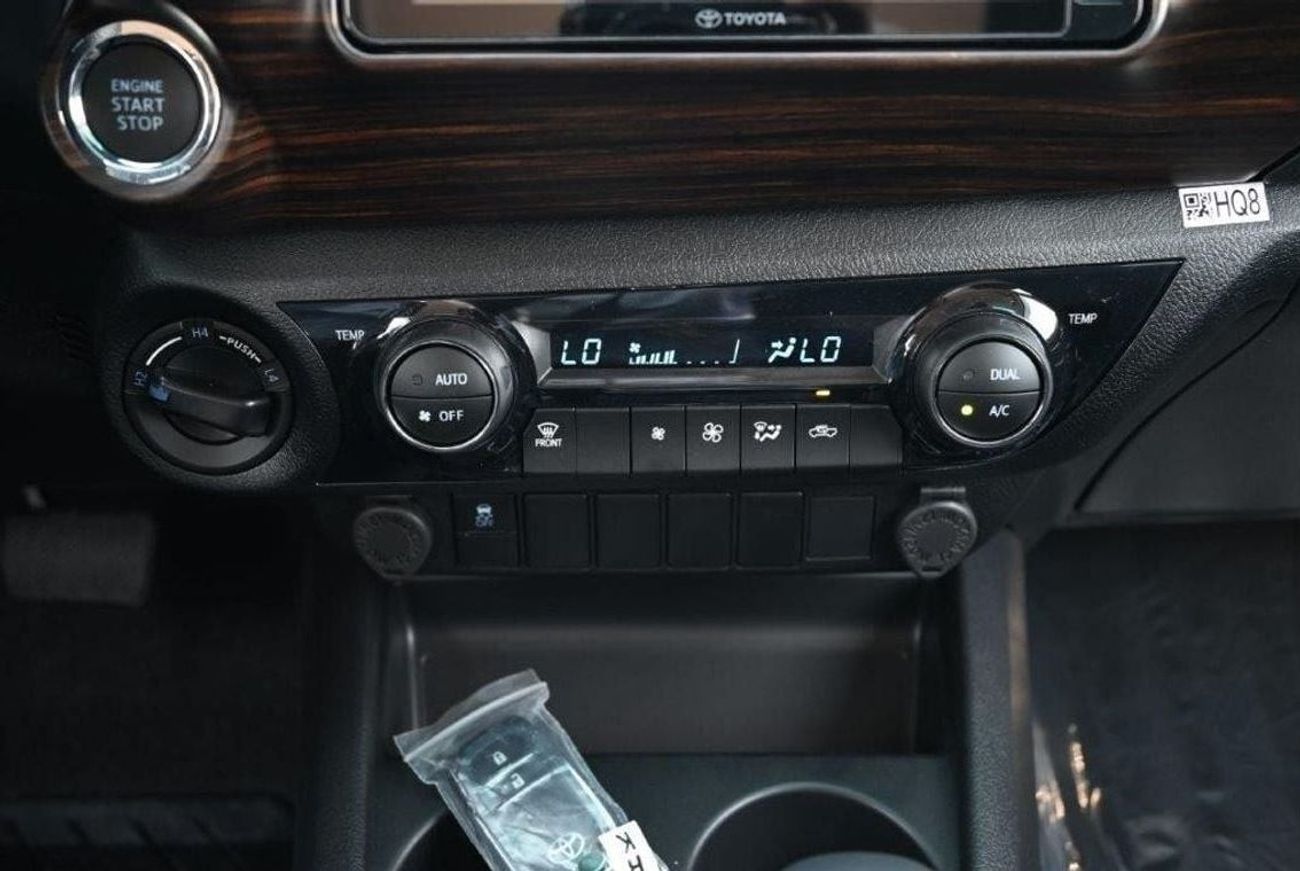 تويوتا هيلوكس 2025 TOYOTA HILUX DOUBLE CAB SR5 2.7L PETROL 4WD 5-SEAT AT