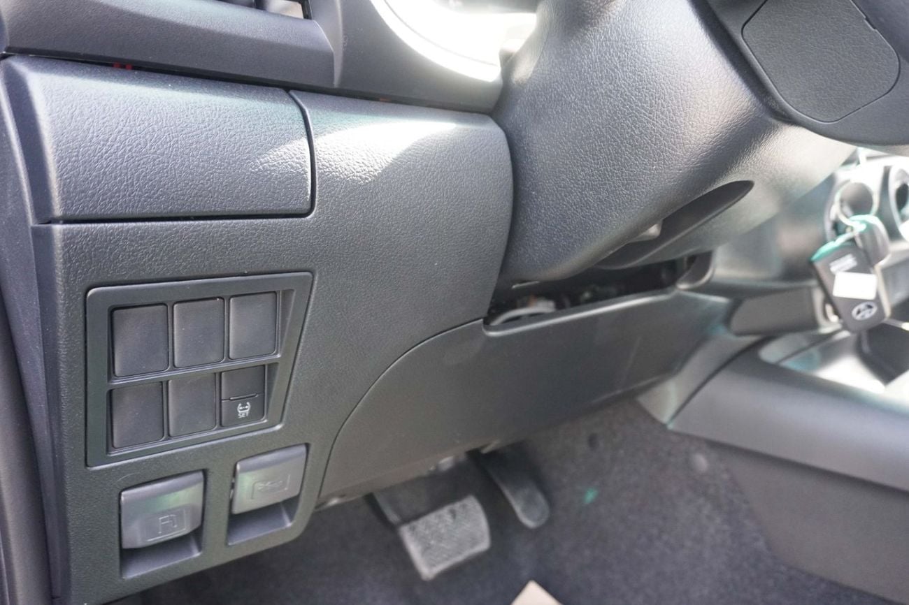 Toyota Hilux HILUX 4x4 DC 2.4 A/T STD