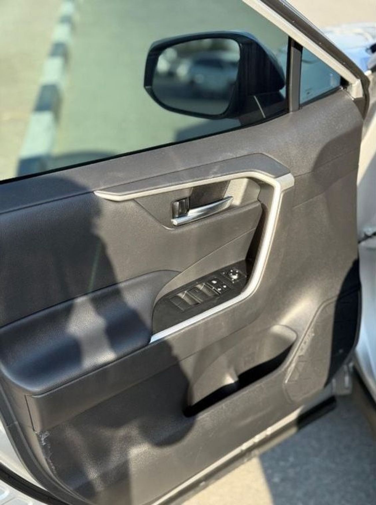 Toyota RAV4 TOYOTA RAV4 HYBRID XLE 2.5L