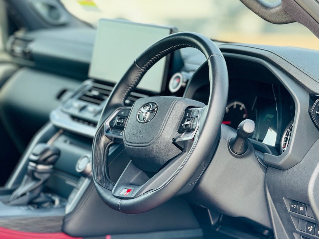 Toyota Land Cruiser Lc300 GR sports, Brand new RHD