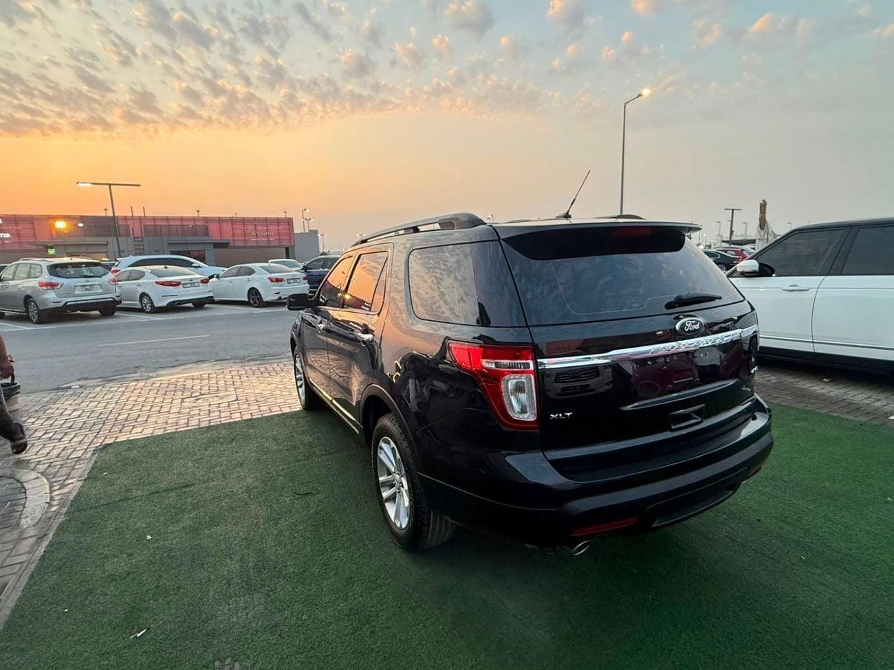Ford Explorer XLT  LTH panoramic sunroof, 4x4