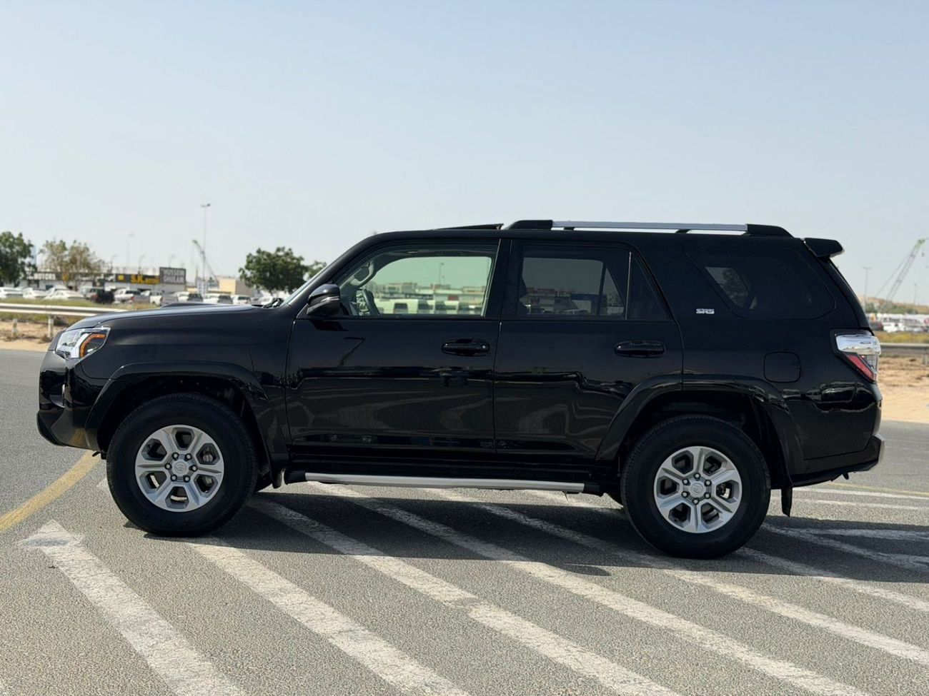 Toyota 4Runner  2022 Toyota 4Runner Full Option+ 4.0L V6 - AWD 4x4 With Radar & Push Start - Sunroof