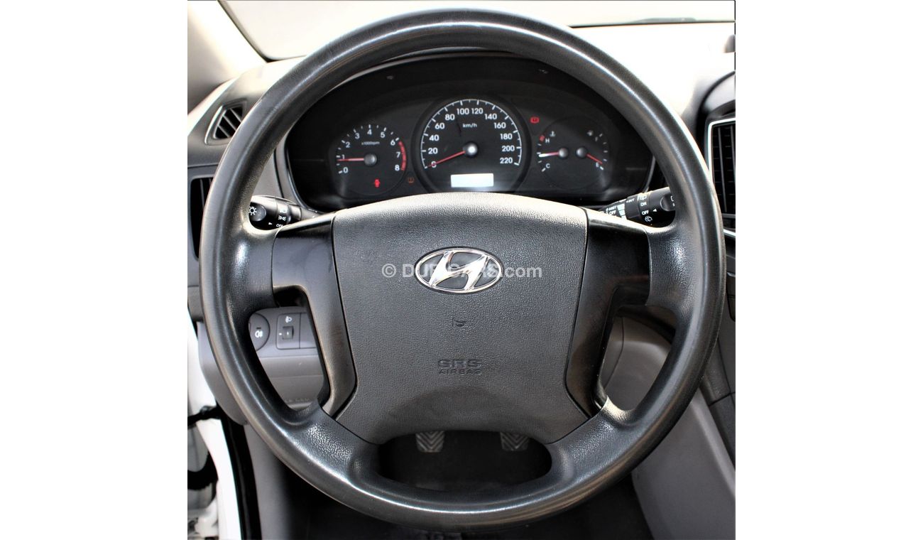 Hyundai H-1 Hyundai H1 2017, GCC van, in excellent condition, without accidents, very clean from inside and outs