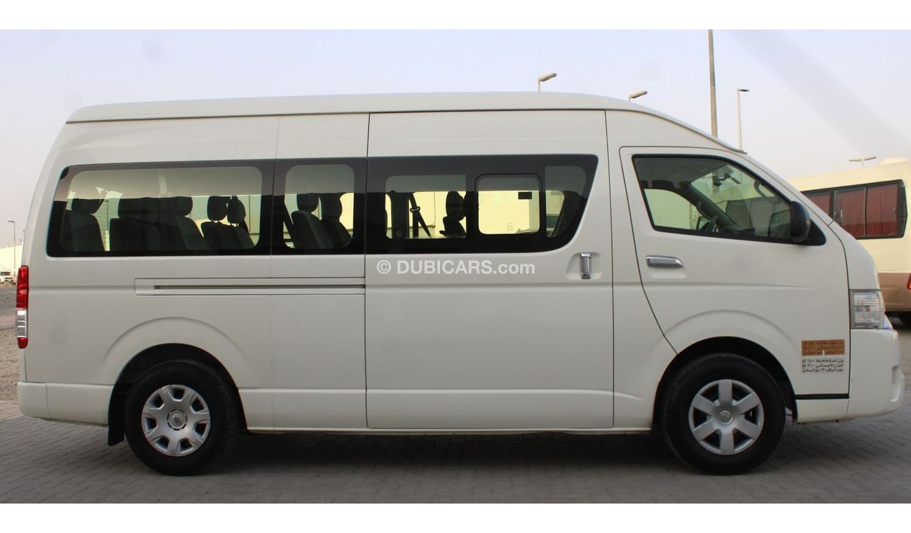 Toyota Hiace GL - High Roof LWB Toyota haice 2017 GCC white excellent condition without accident