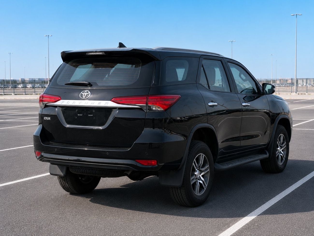 تويوتا فورتونر ECTAI0005 - Toyota Fortuner EXR - 2.7L Petrol Auto 4wd Black