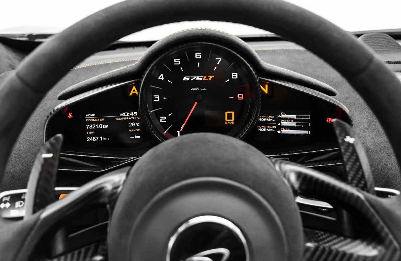 McLaren 675LT 3.8L V8 Twin-Turbocharged Engine