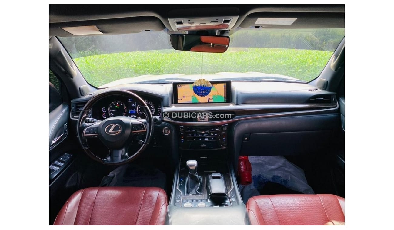 لكزس LX 570 بلاتينوم لكزس ال اكس 570 خليجي 2017 صبغ وكالة بحالة ممتازه بدون حوادث