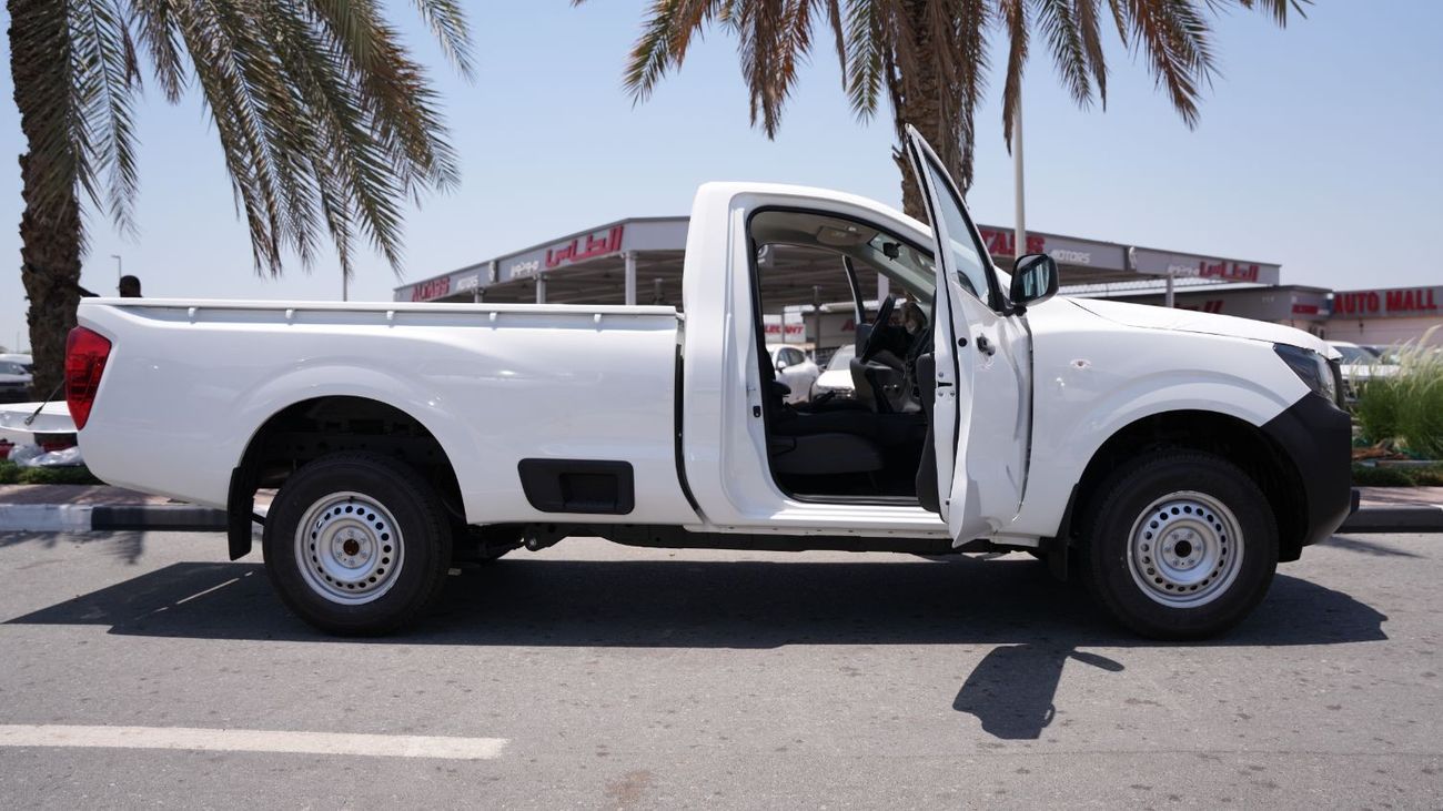 Nissan Navara Nissan Navara 2.5 Diesel XE 4X2 MT SCab Plus MY-2023