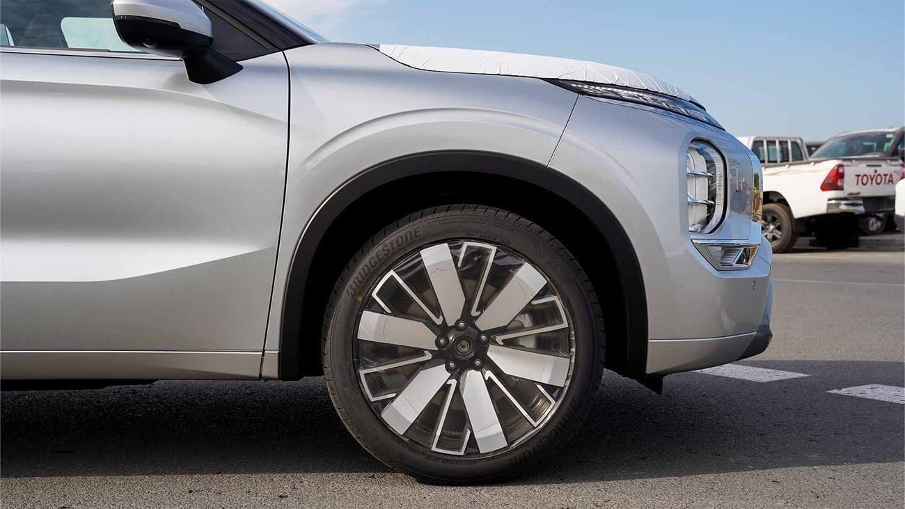 ميتسوبيشي آوتلاندر HIGHLINE ميتسوبيشي أوتلاندر بريميوم 2026 (G09) 2.5 لتر | SUV بسبعة مقاعد | مواصفات الخليج | للتصدير