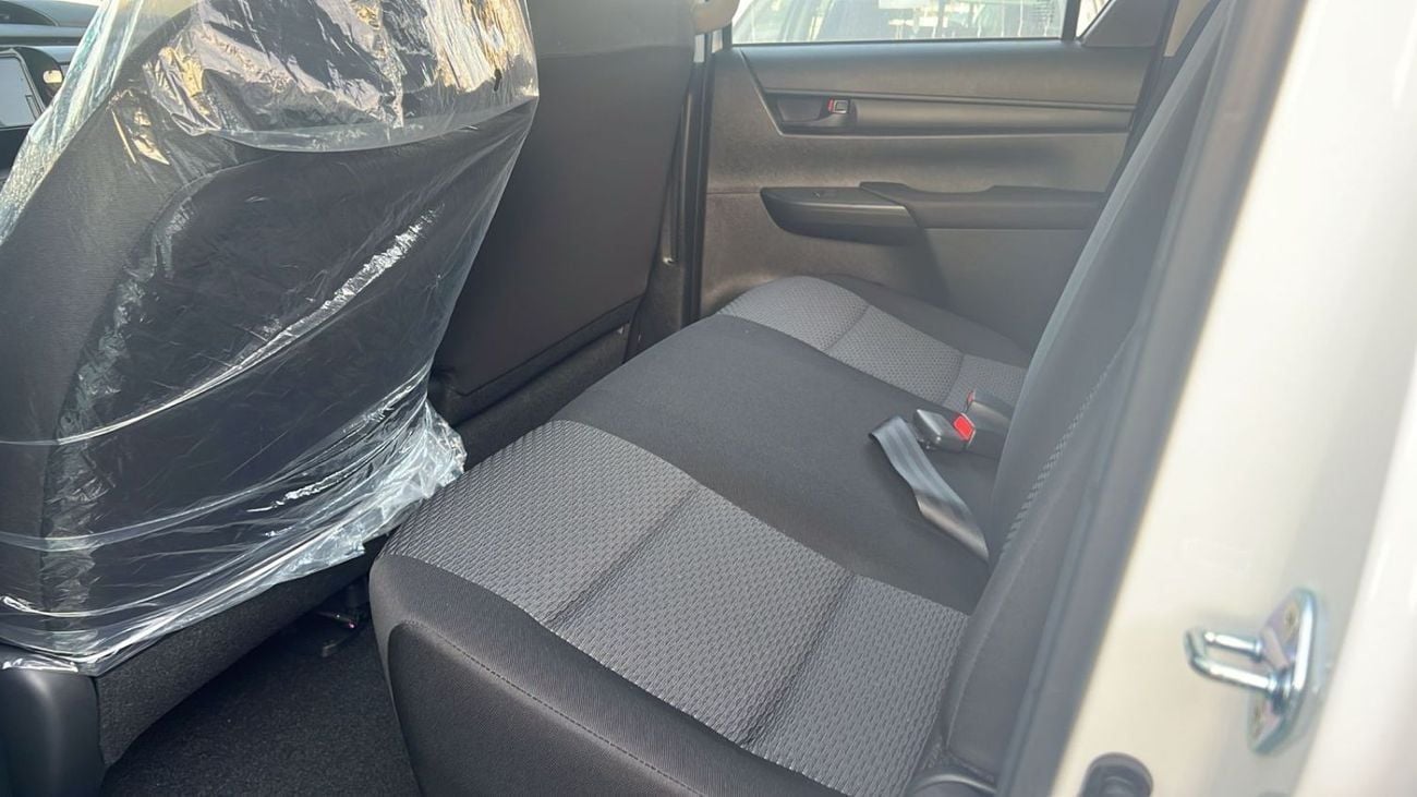 Toyota Hilux GLX 2.4L Double Cab Utility