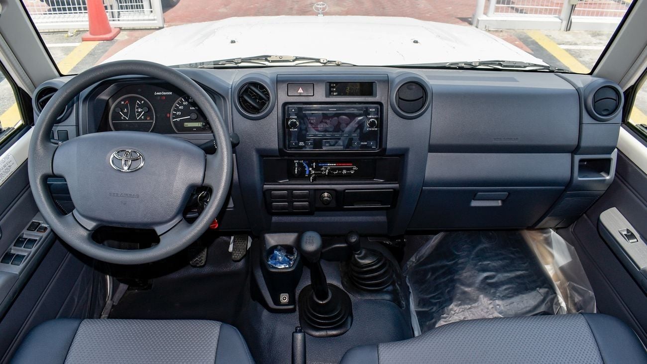 Toyota Land Cruiser Pick Up DC 4.2L V6 YM 2023