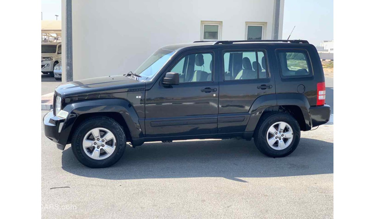 Jeep Liberty Geep very good condition 2011