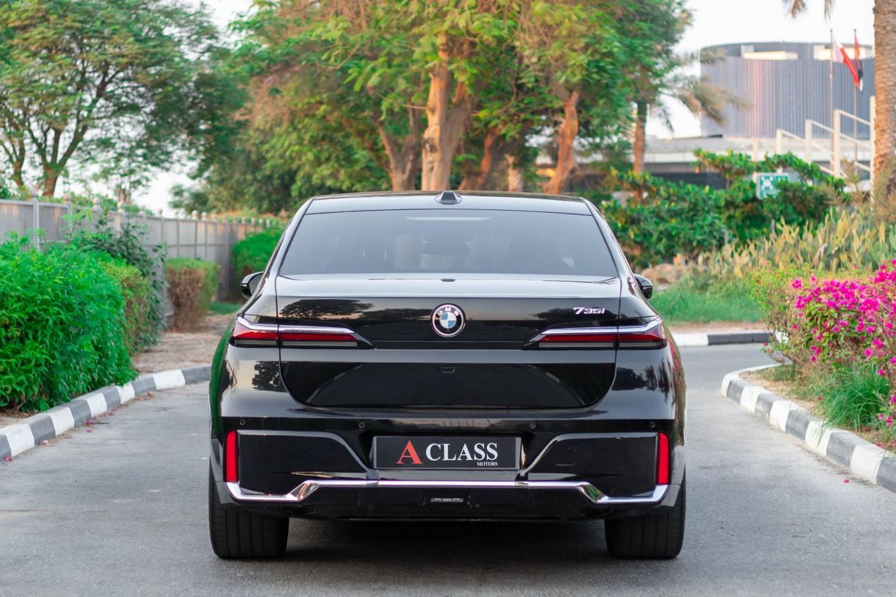 بي أم دبليو 735i BMW 735i 2023 | GCC Specs | Full Option | Excellent Condition