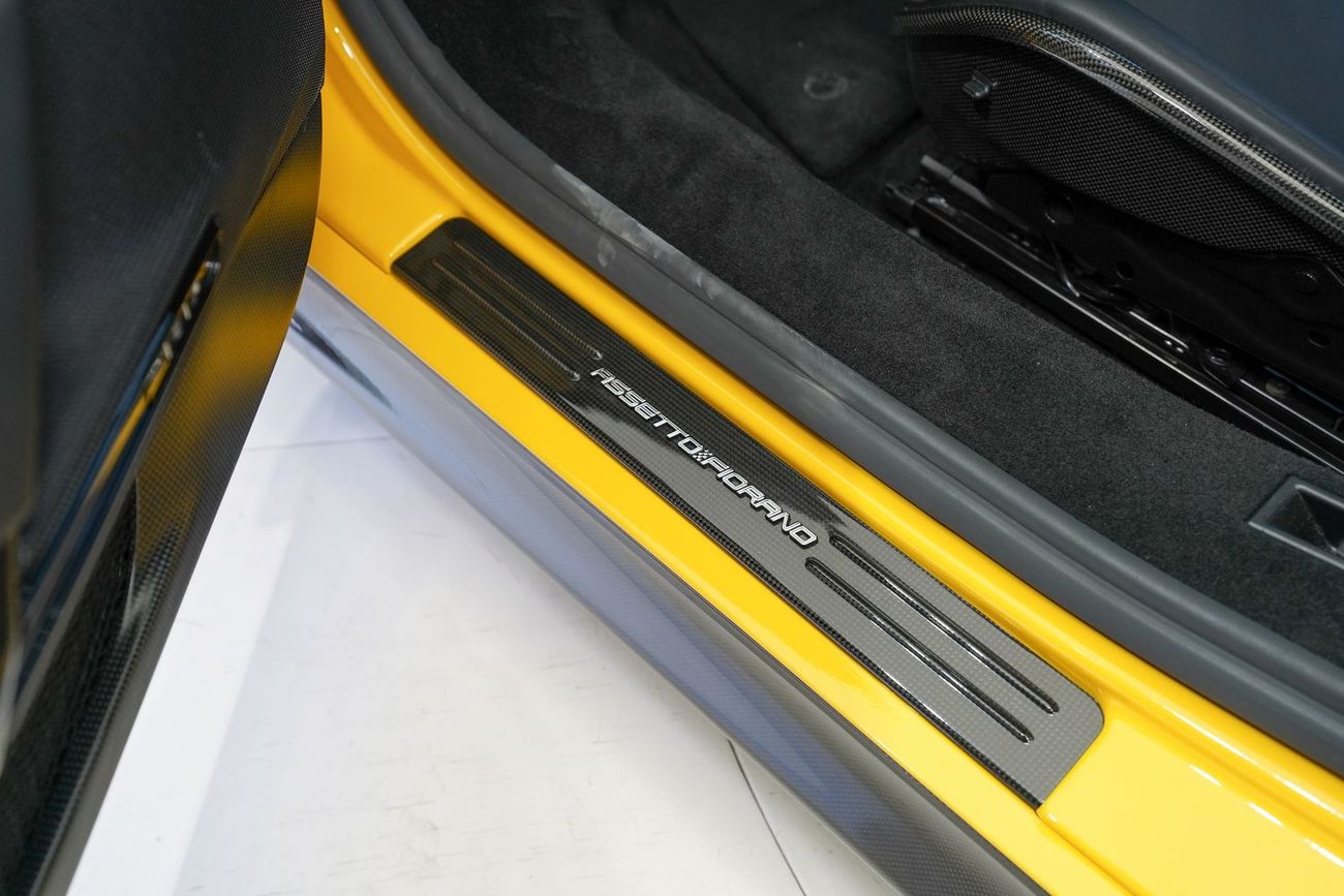 فيراري SF90 ستراديل ASSETTO FIORANO