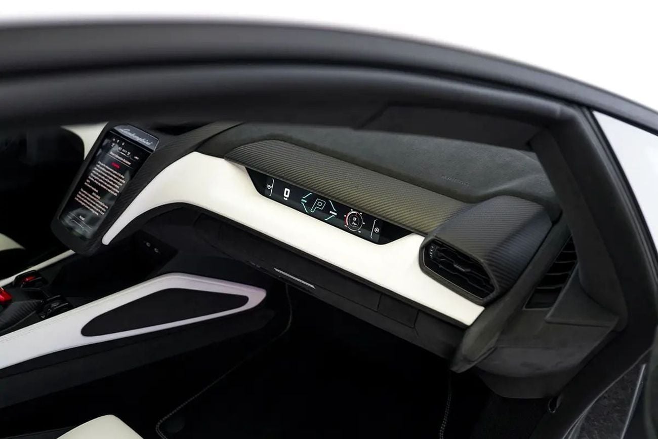 Lamborghini Revuelto STD 6.5L V12 Hybrid