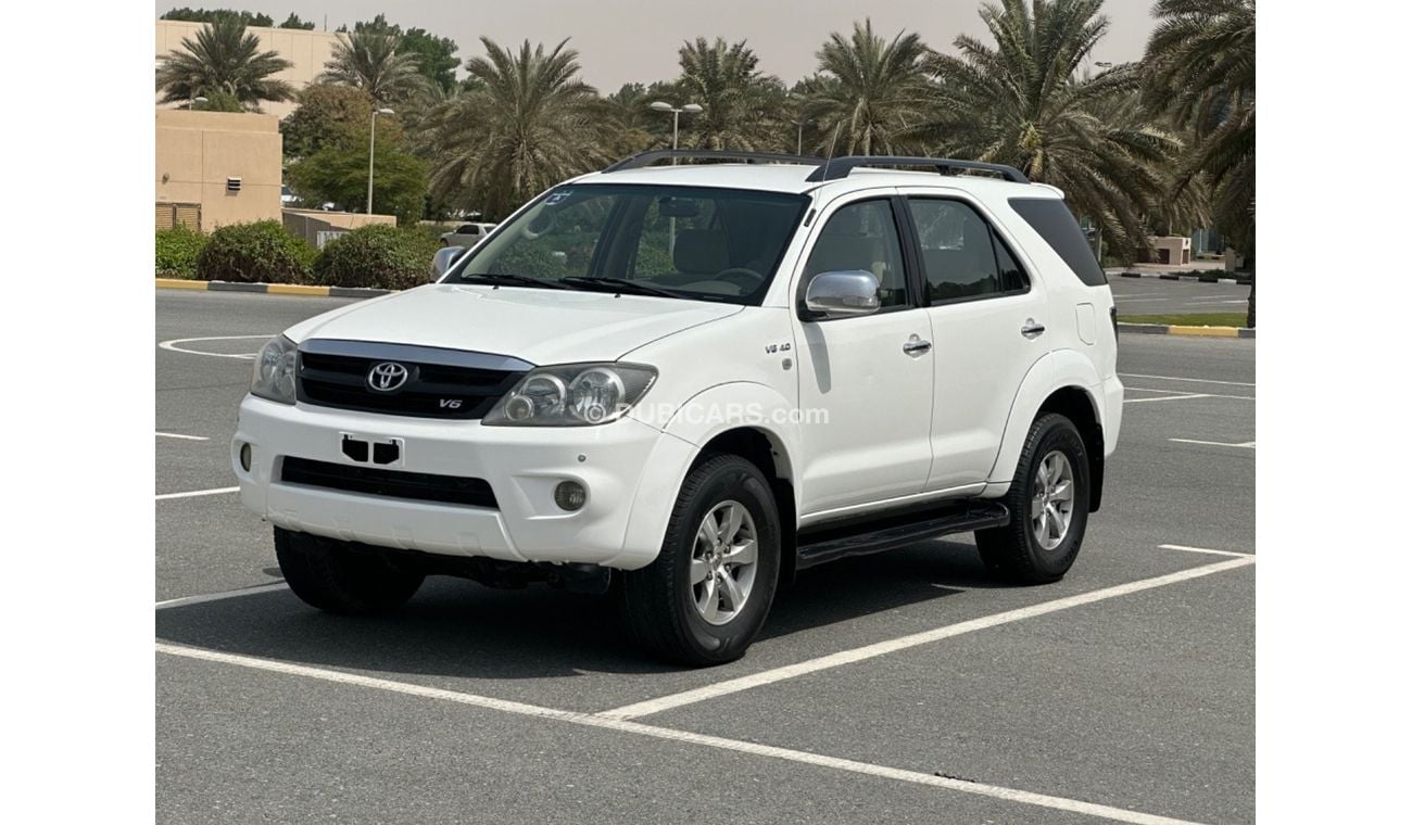 Toyota Fortuner MODEL 2008 GCC CAR PERFECT CONDITION INSIDE AND OUTSIDE FULL OPTION 4 wheel drive