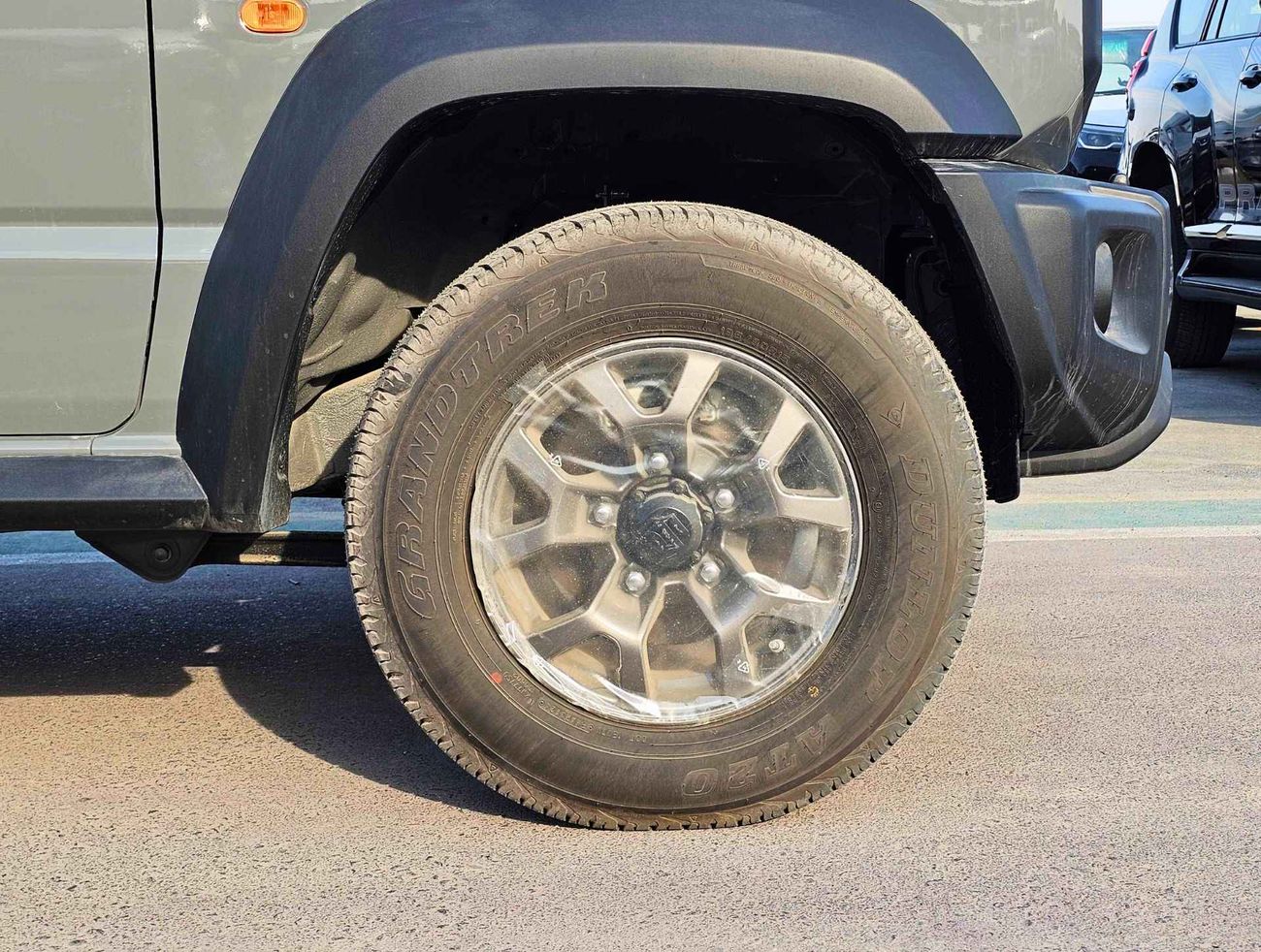 Suzuki Jimny GLX / A/T / 1.5L V4 PETROL / 3 DOOR / ALL GRIP OFF ROAD / 4WD (CODE # GLX)