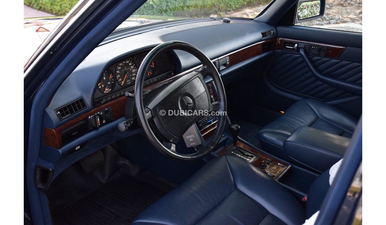 Mercedes-Benz 560 Original Paint & Low Milage