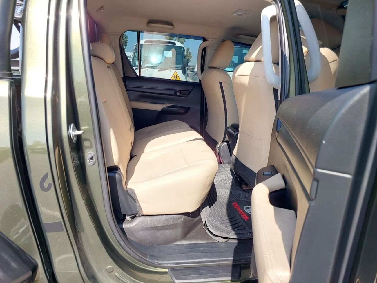 Toyota Hilux (RAMADAN OFFER) TOYOTA HILUX PICKUP RHD 2023 MODEL 2.8 L DIESEL AUTOMATIC(PM91809)