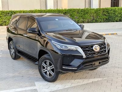 تويوتا فورتونر EXR - GCC Specs - Original Paint Low Mileage Accident Free