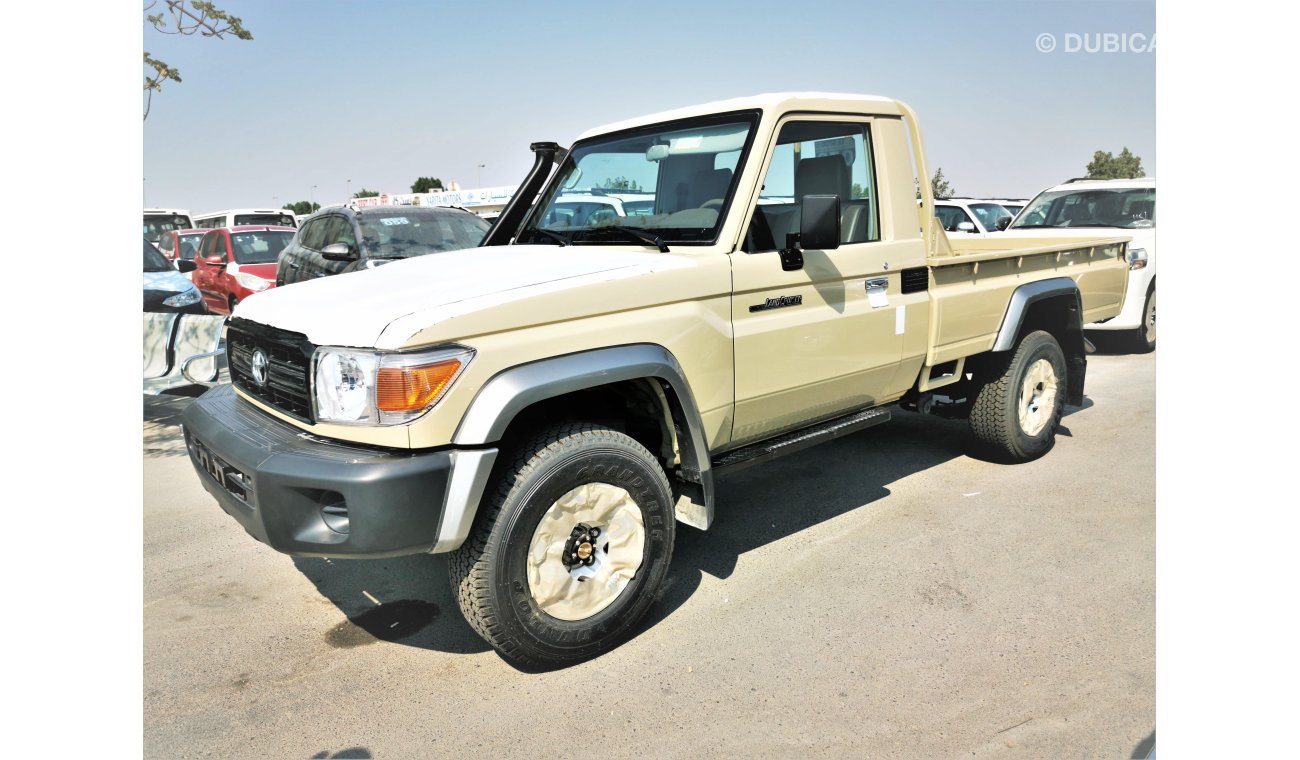 تويوتا لاند كروزر بيك آب `4.2D, 16" Alloy Rims, Power Window, Window Lock, Central Door Lock, Dual AirBags, LOT-TLC19