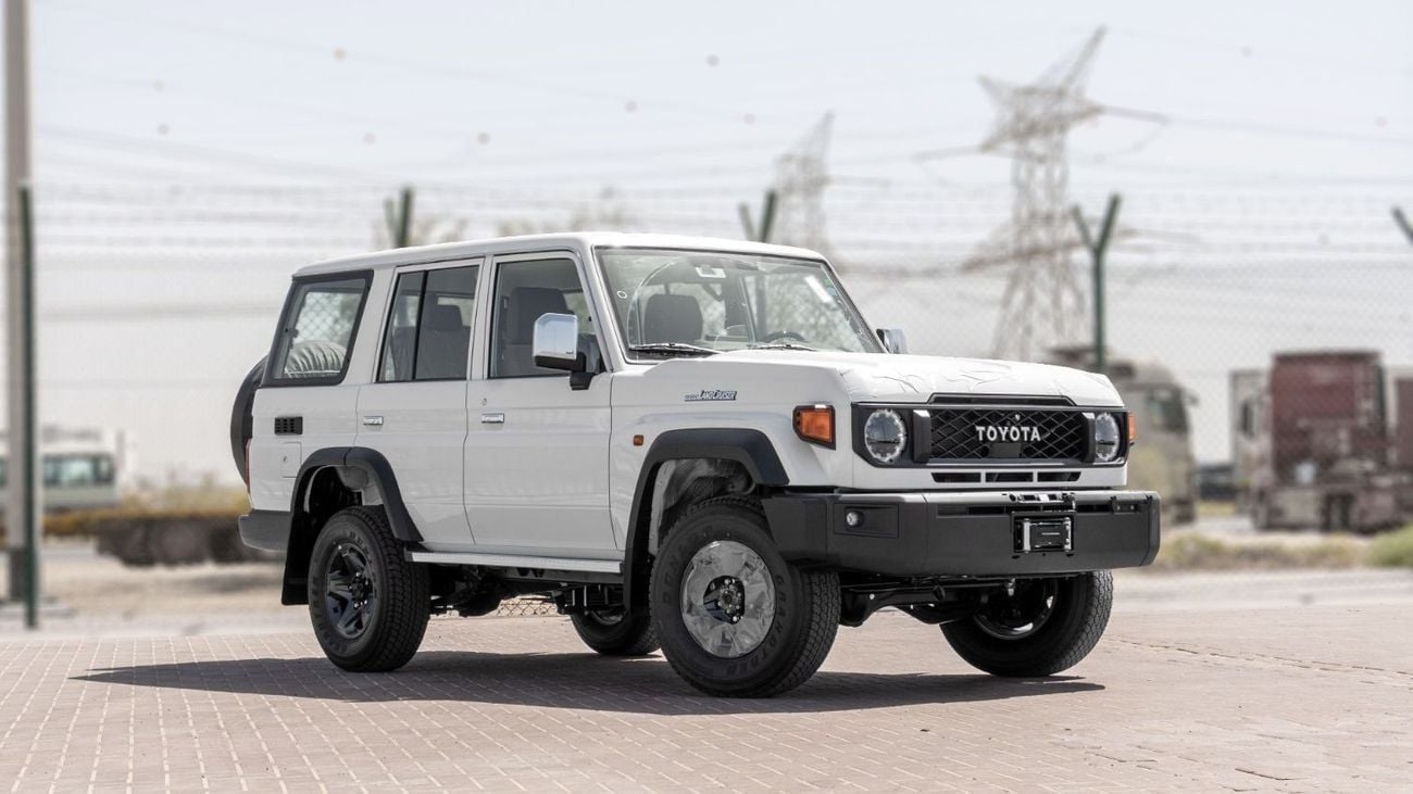Toyota Land Cruiser 70 HT VXR 2026 Toyota Land Cruiser 4.0L AT Petrol (White-Brown) Mid Option