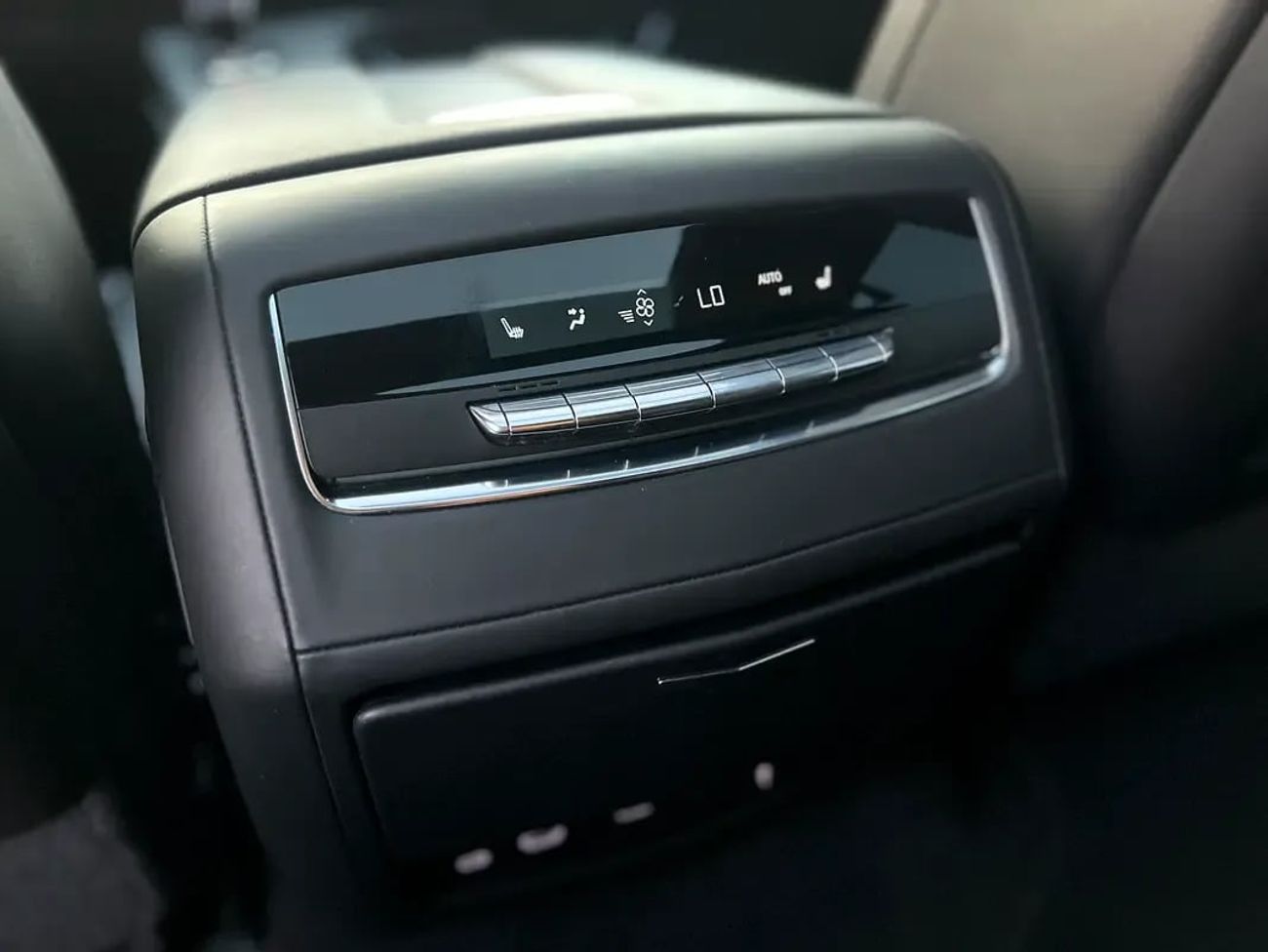 Cadillac Escalade V SERIES Cadillac Escalade 2023 GCC specs