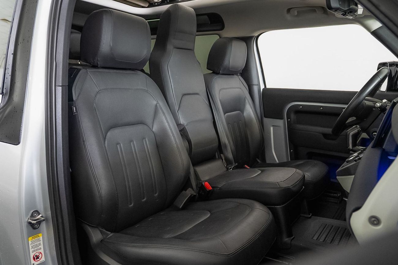 لاند روفر ديفندر P400 90 First Edition 3.0L (6 Seater)