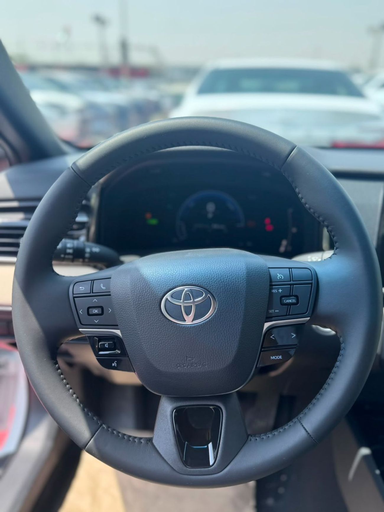 Toyota Camry GLE HEV