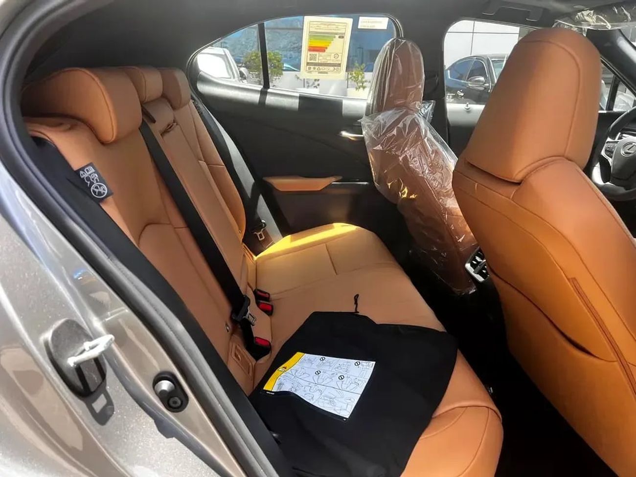 لكزس UX300h Elite Lexus UX 300e 2025 مواصفات خليجية
