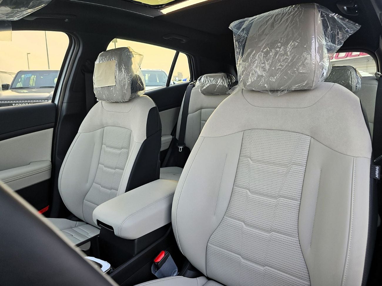 Kia Sportage Kia Sportage  full option 2.0l A/T FWD SUV White Color Gcc 2026 Model