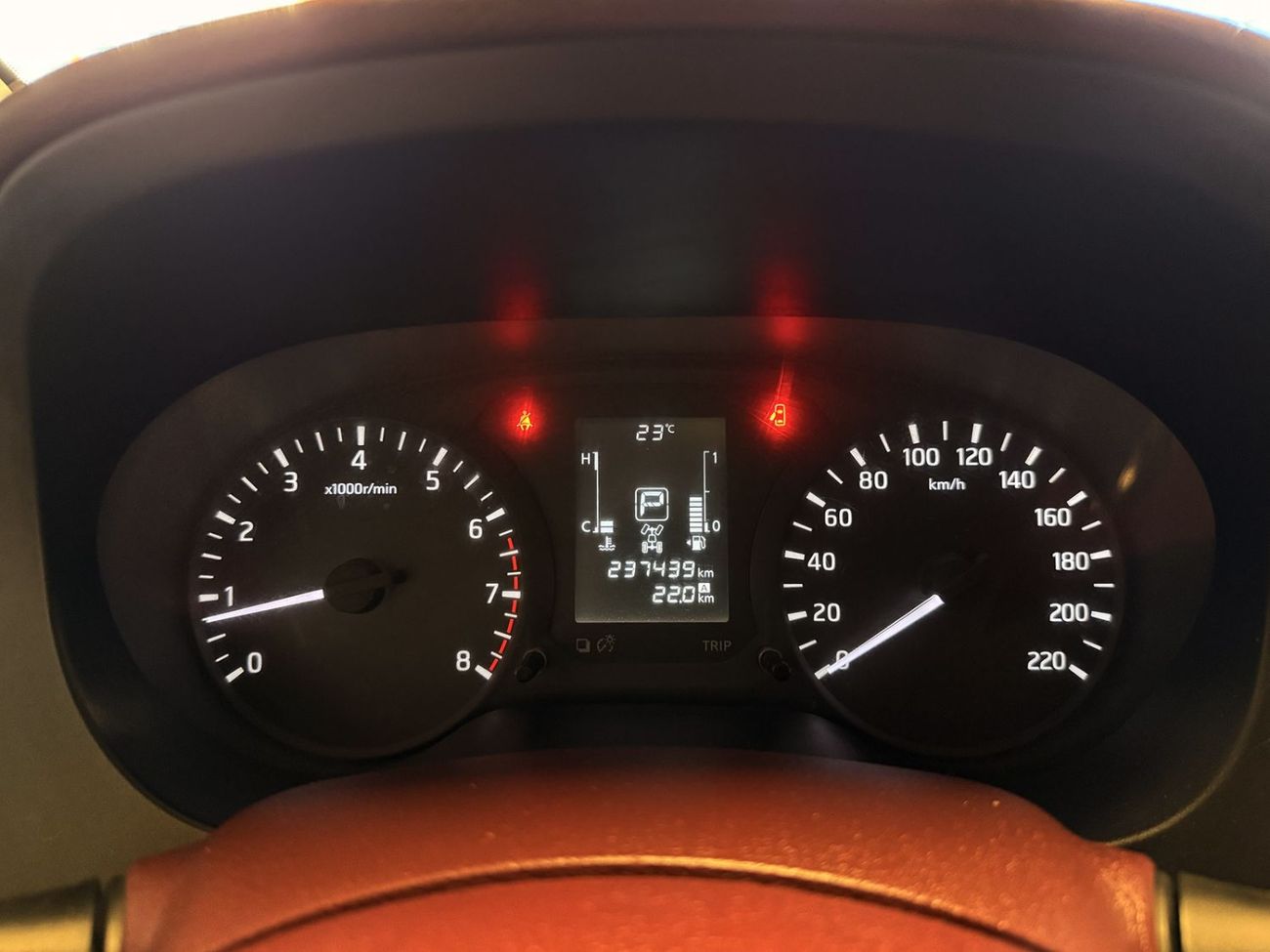 Nissan Navara Std 2.5L 4WD A/T