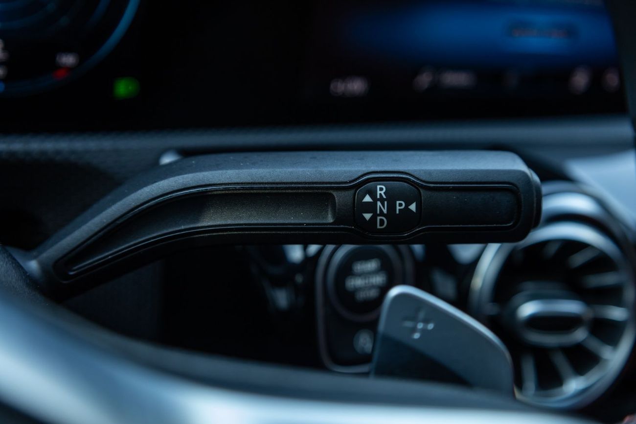 Mercedes-Benz A 250 AMG Premium + 2.0L