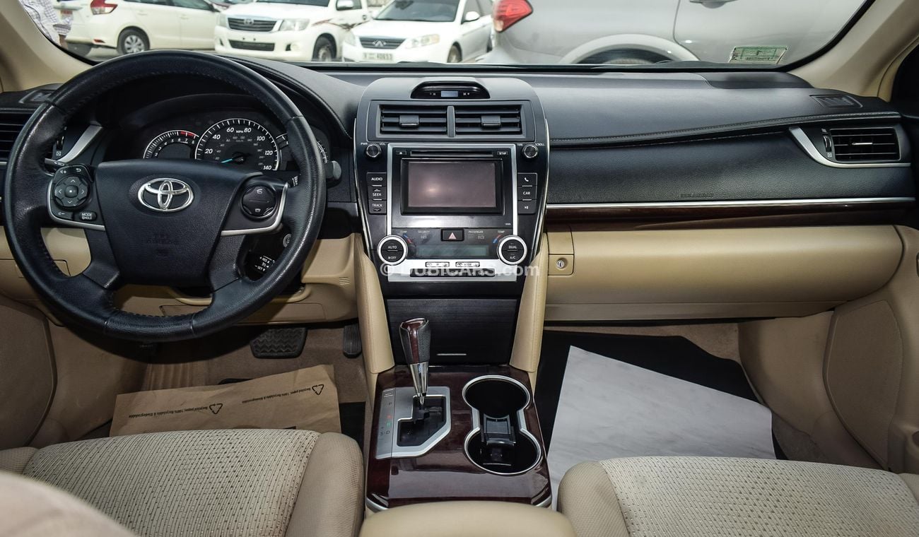 تويوتا كامري XLE