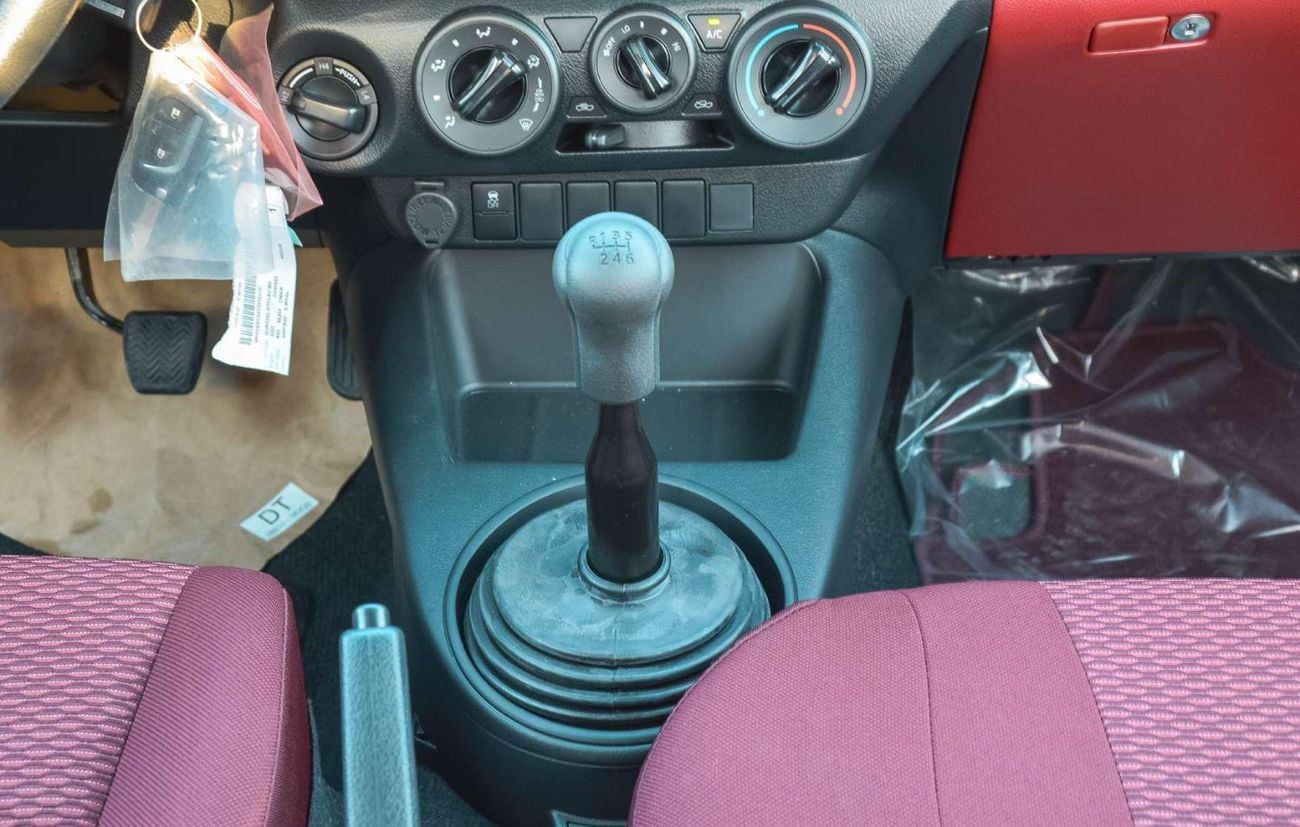 تويوتا هيلوكس DLX 2.4L 4WD DIESEL PICKUP 2026