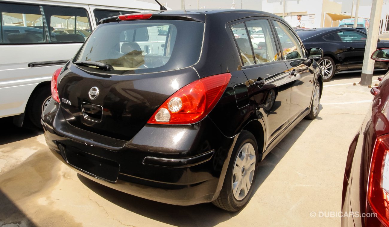 Nissan Tiida