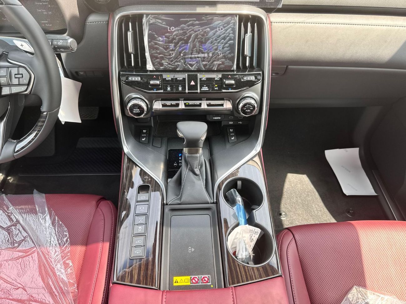 لكزس LX 500 2026 LEXUS LX500d 3.3L DIESEL URBAN 25-SPEAKER GCC 4X4 BRAND NEW 0KM