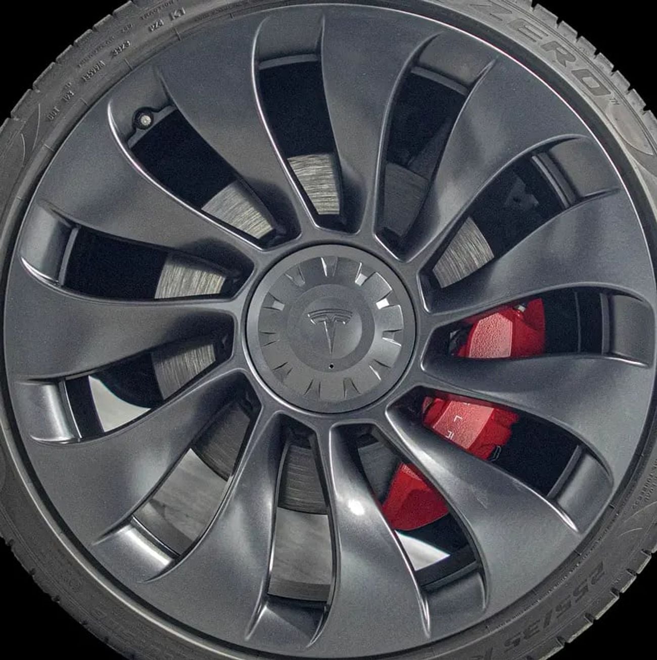 تسلا موديل Y Performance (AWD)