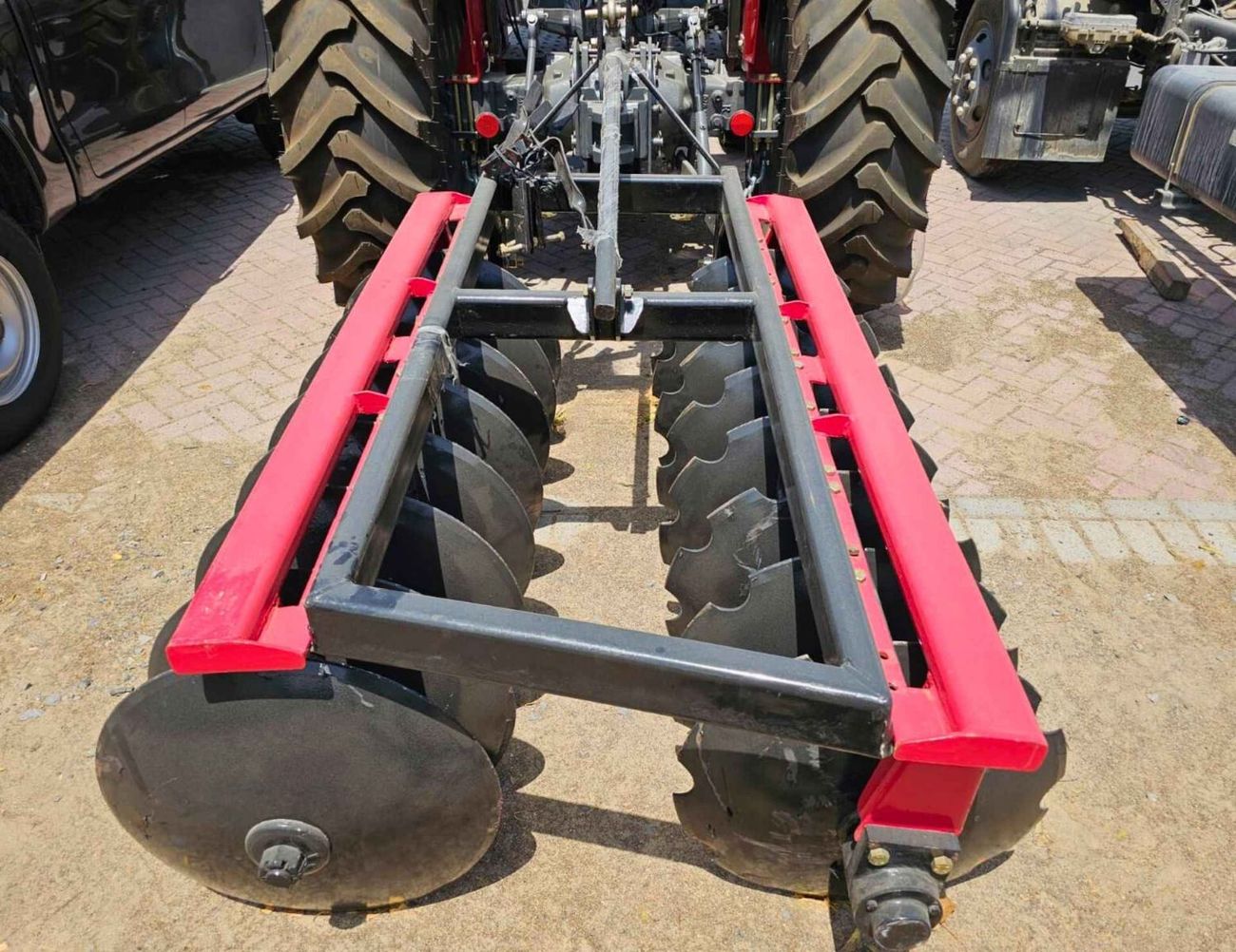 Massey Ferguson 385 TRACTOR / DIESEL / M/T / 4WD / DISC PLOUGH & WITH HARROW (CODE # 69072)