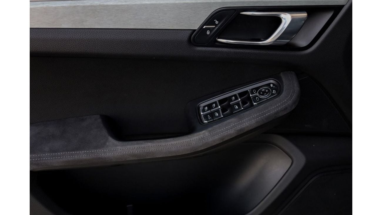 Porsche Macan Porsche Macan GTS 2017 European Spec under Warranty with Flexible Down-Payment/ Flood Free.